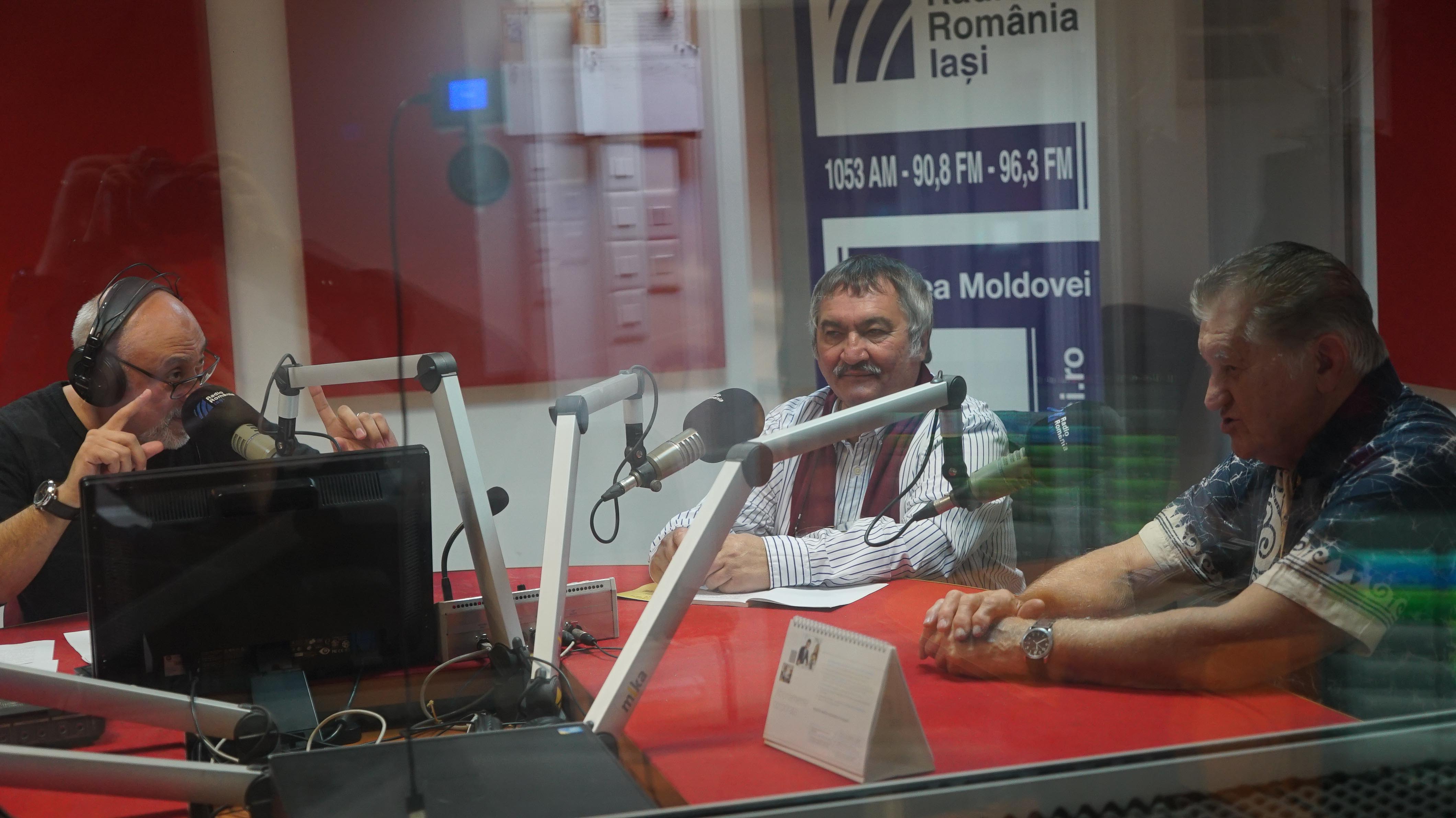 Dorel Vișan și Daniel Corbu, invitați în studioul Radio Iași.