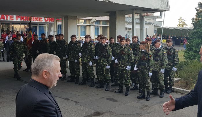 Iaşi: ‘Îngerul copiilor’ – Marin Burlea, înmormântat cu onoruri militare