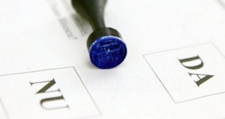 #ReferendumFamilie/ Românii, chemaţi la urne să spună ‘Da’ sau ‘Nu’ referitor la redefinirea familiei în Constituţie