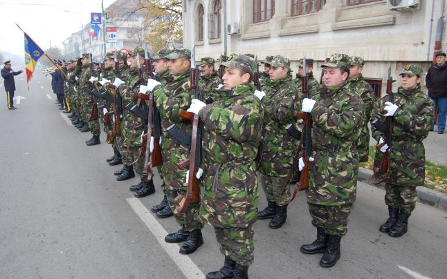 Manifestări de Ziua Armatei României în toate garnizoanele din ţară