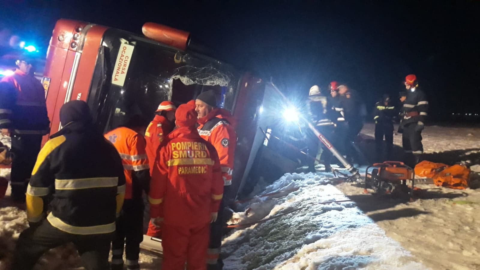 Vrancea: O persoană decedată şi şase rănite, după ce un autocar din R. Moldova s-a răsturnat la Mărăşeşti