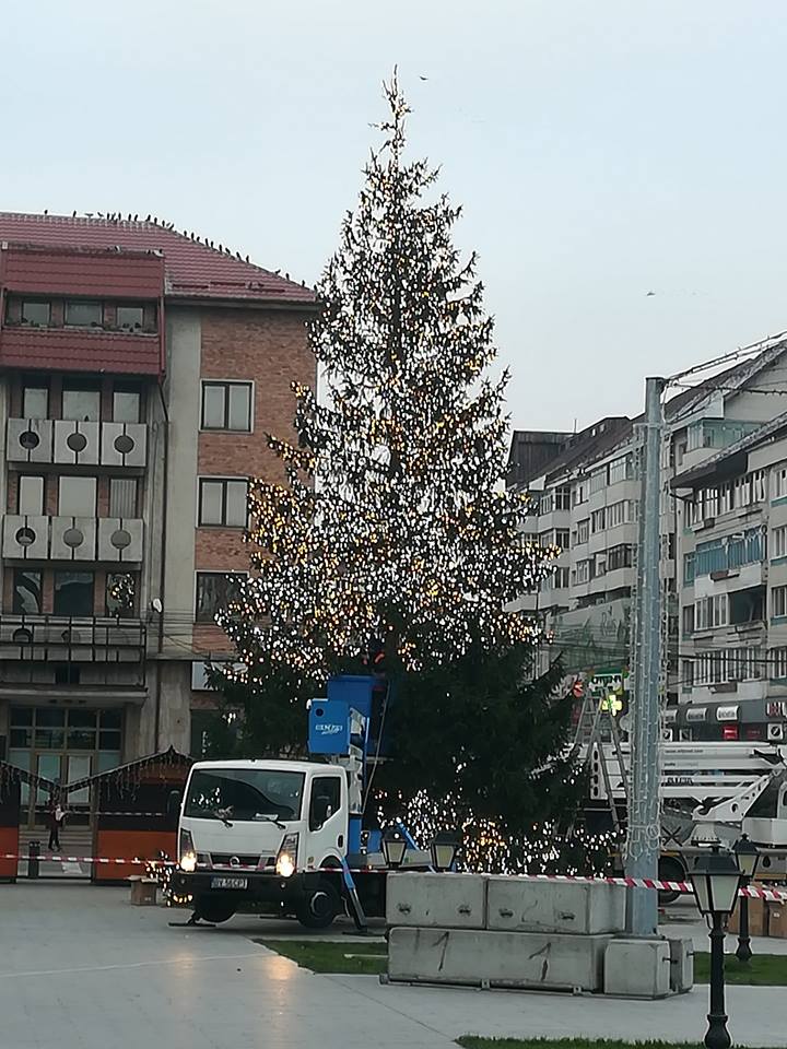 SUCEAVA: Pregătiri pentru iluminatul de sărbători