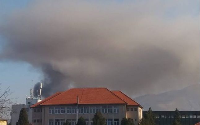 (UPDATE) Alba: Dosar penal în cazul deflagraţiei şi incendiului de la Fabrica de Arme Cugir