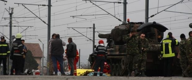 Militar electrocutat în gara din Alba Iulia, în timpul descărcării unor tancuri pentru parada de 1 Decembrie