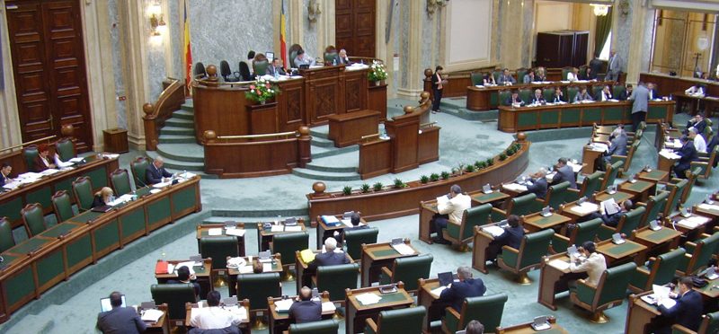 Senat: Legea privind regimul armelor şi muniţiilor, modificată