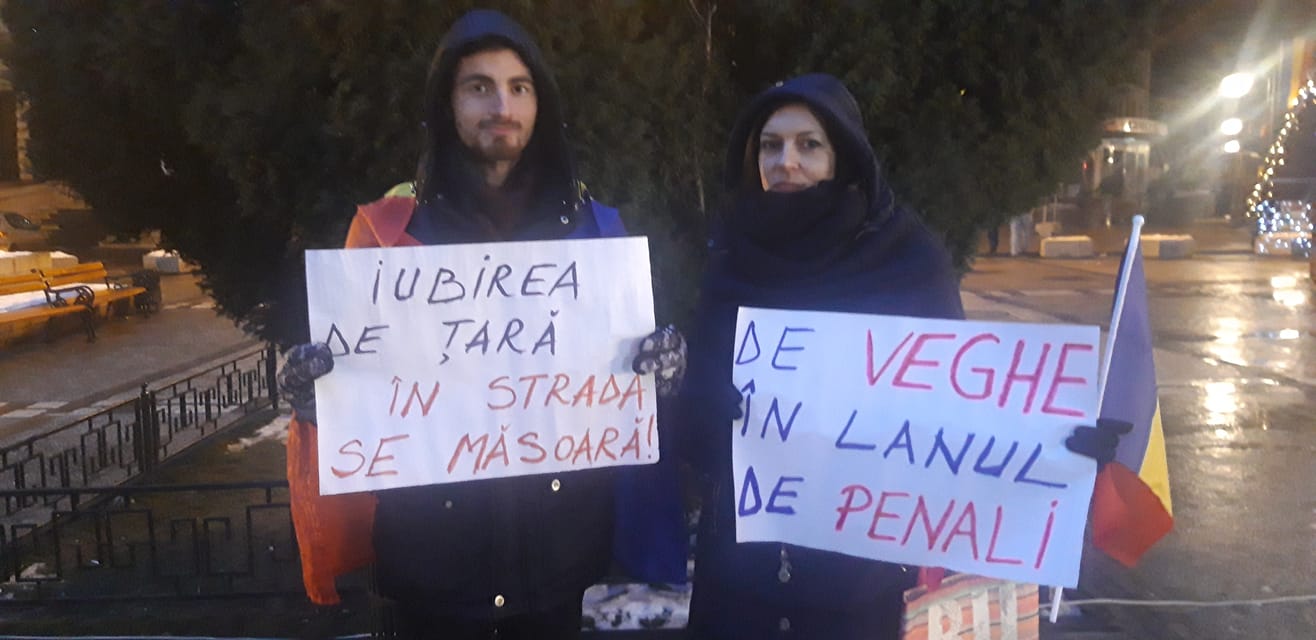 (UPDATE) Protest la Iaşi. Manifestanţii au plecat în marş pe străzile oraşului