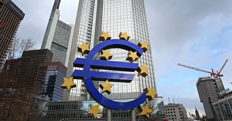 Banca Centrală Europeană şi-a redus estimările privind creşterea economică pe Zona Euro