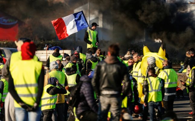 Violenţele de la Paris: 139 de persoane aduse în faţa justiţiei, alte 111 plasate în arest prelungit