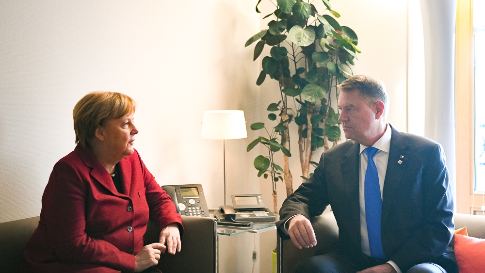 Întâlnire Iohannis – Merkel, la Bruxelles: Cancelarul dă asigurări privind susţinerea Germaniei pe mandatul Preşedinţiei române a Consiliului UE