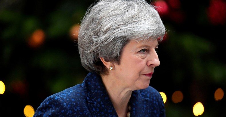 Theresa May a câştigat votul de încredere din partea Partidului Conservator şi afirmă că nu renunţă la Brexit