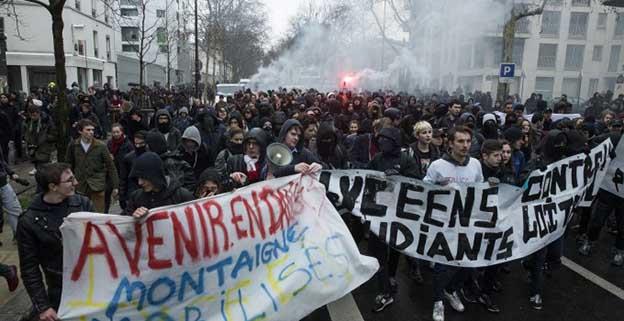 Atenţionare de călătorie Franţa: Continuă acţiunile de protest în Paris şi alte localităţi