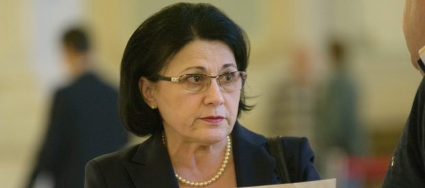 Ecaterina Andronescu spune că nu se schimbă nimic anul acesta în modul de susţinere a examenelor naţionale