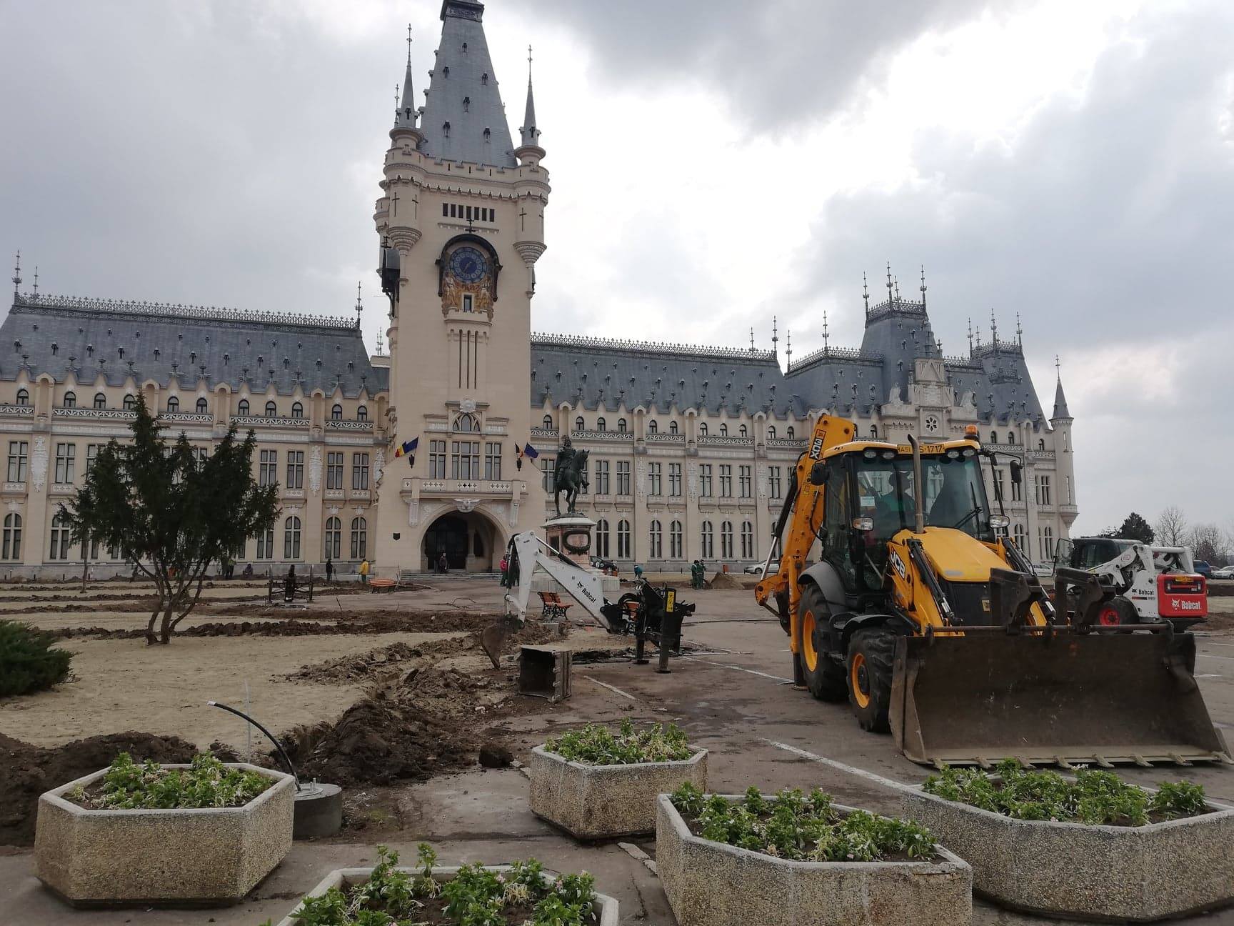 (AUDIO/FOTO) IAŞI: Stadiul lucrărilor de amenajare a esplanadei din faţa Palatului Culturii