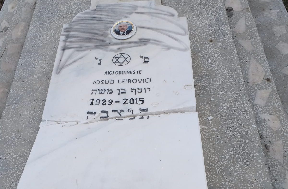 Guvernul condamnă vandalizarea cimitirului evreiesc din Huşi şi reiterează angajamentul pentru lupta împotriva antisemitismului