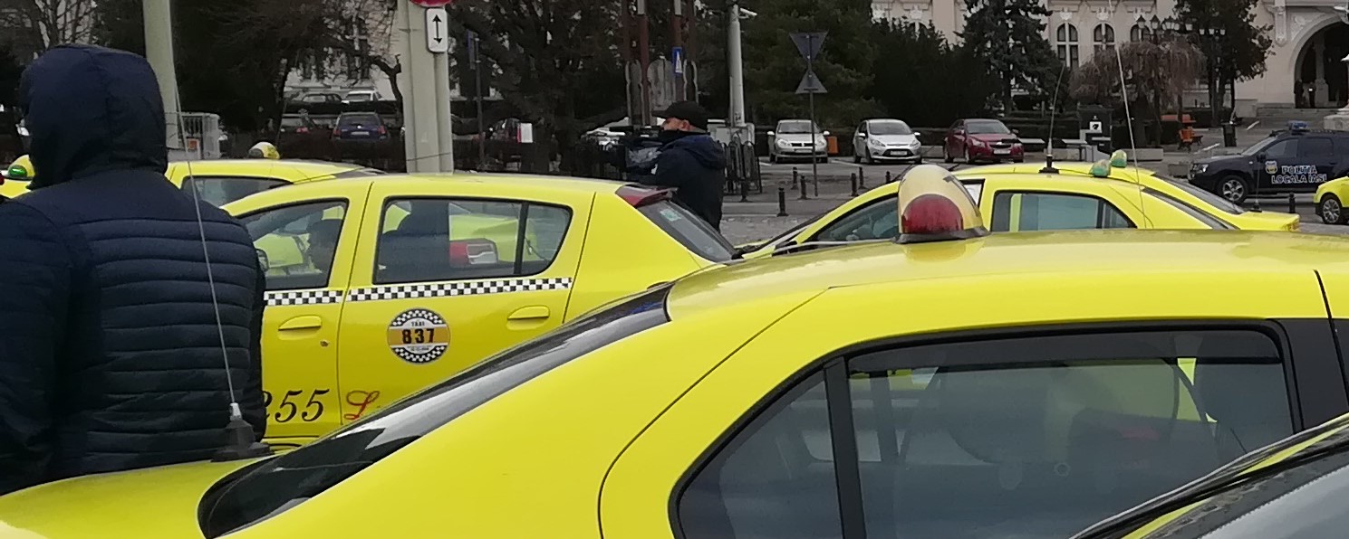 (UPDATE) Patru taximetrişti din Galaţi sunt cercetaţi în libertate pentru că ar fi agresat un tânăr de 19 ani