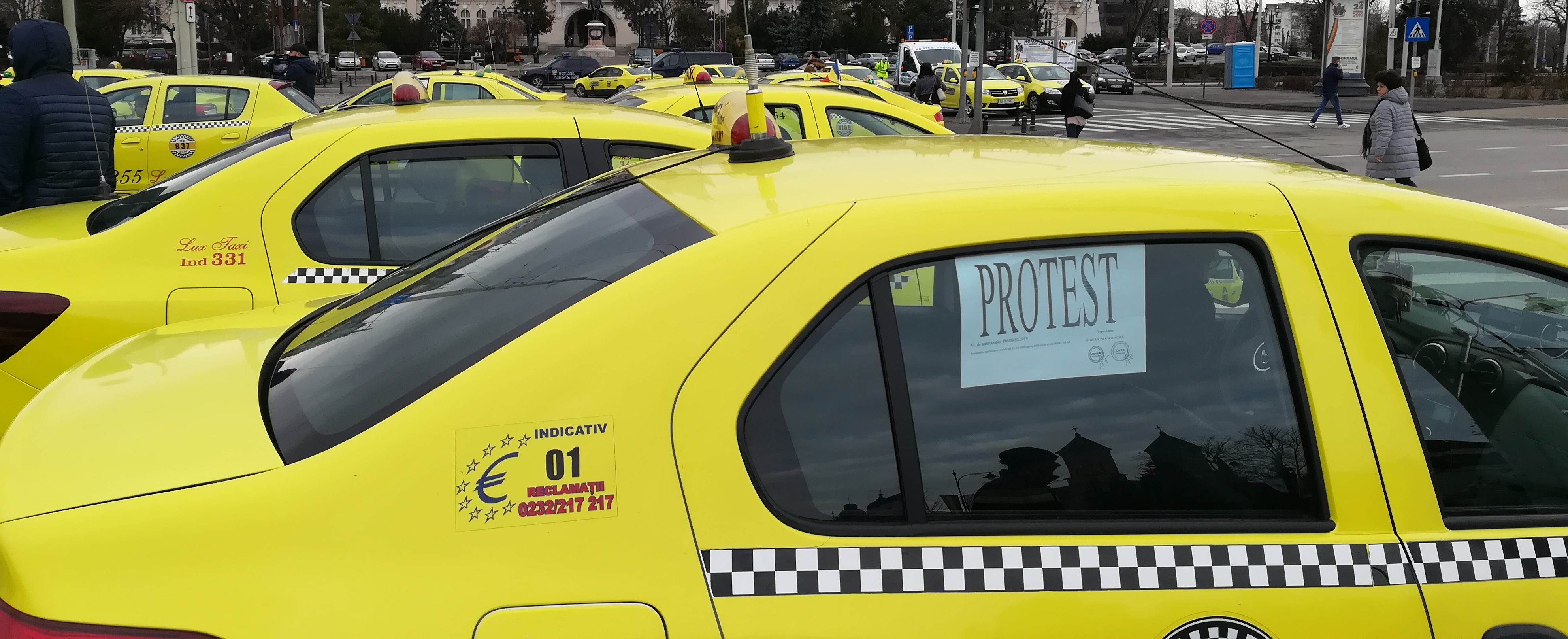 Transportatorii protestează astăzi în Piaţa Victoriei