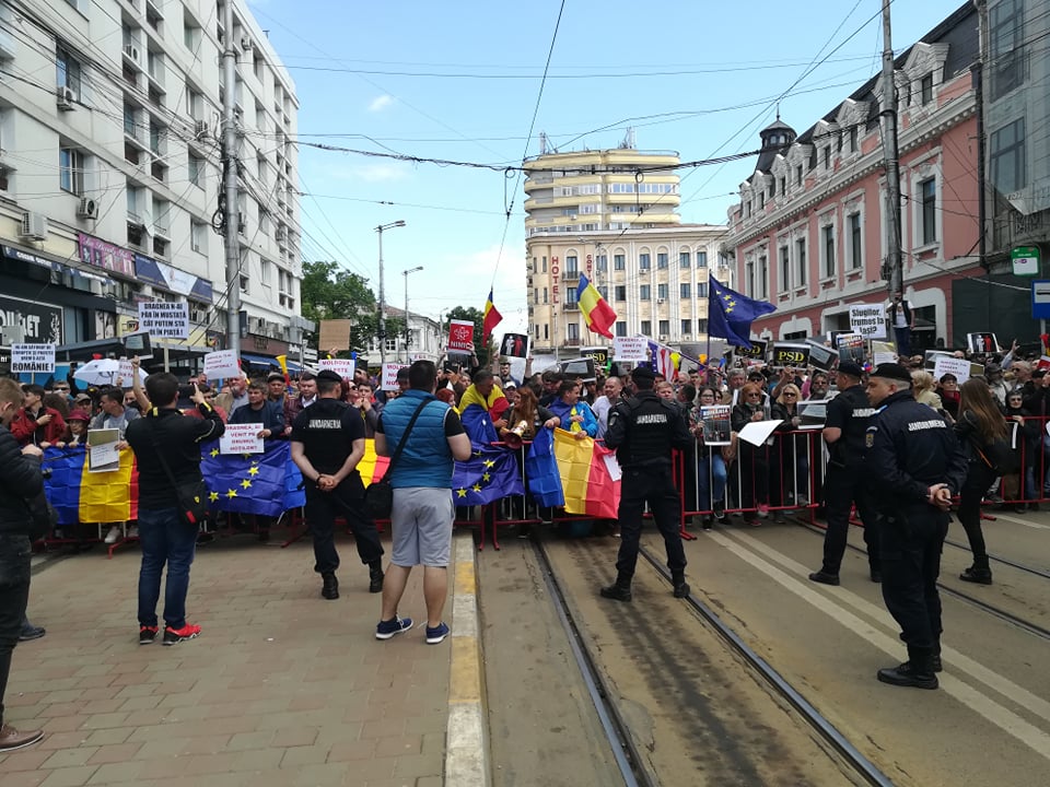 (FOTO) IAŞI: A fost întreruptă circulația tramvaielor care tranzitează zona Piața Unirii