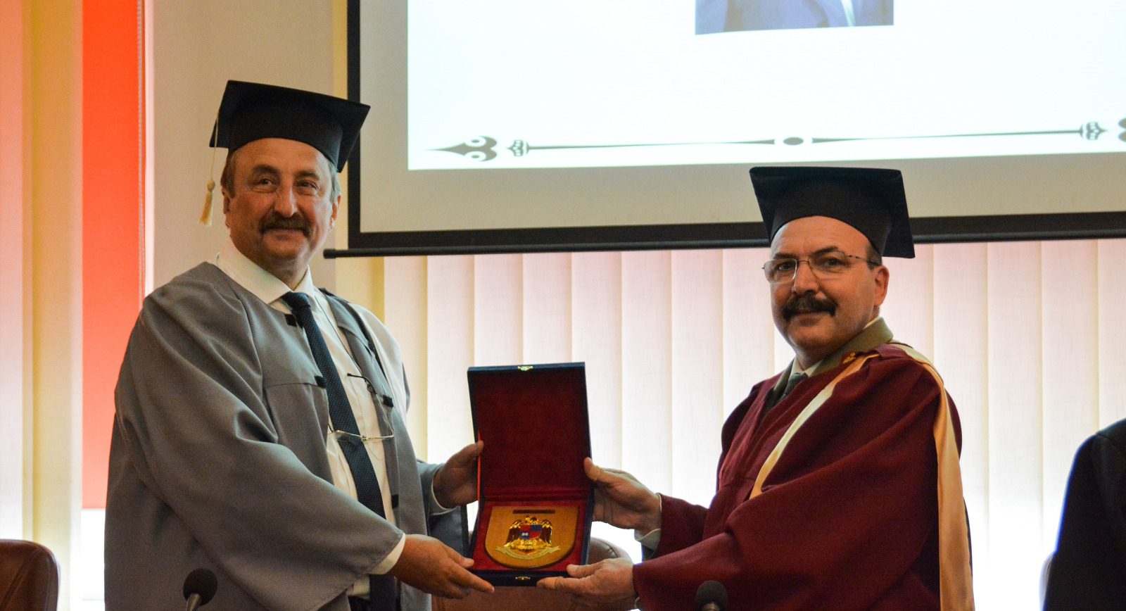 Rectorul TUIASI a primit cea mai înaltă distincție academică, Doctor Honoris Causa, din partea Academiei Forțelor Terestre de la Sibiu