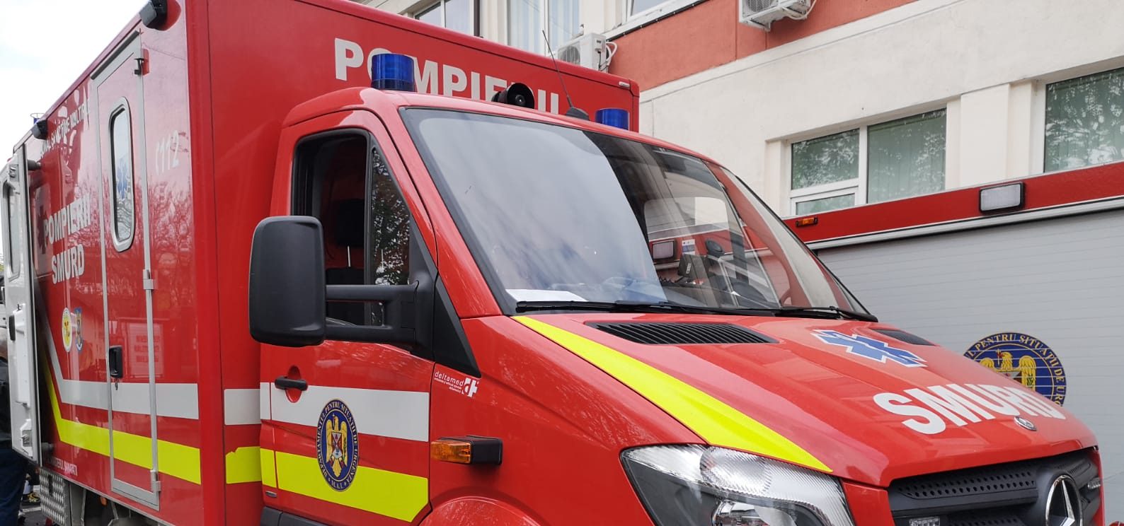 Bacău: O fabrică de pufuleţi a fost distrusă de incendiul din municipiul Bacău