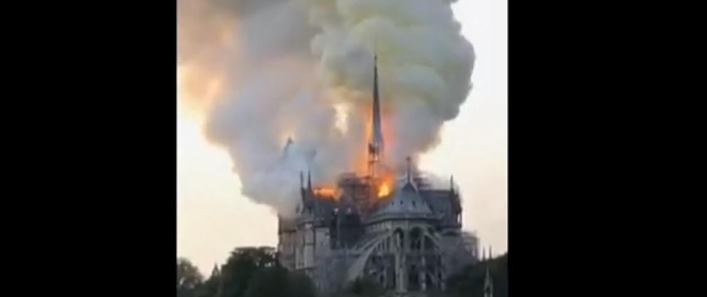 Deputaţii francezi au adoptat legea privind restaurarea catedralei Notre-Dame din Paris