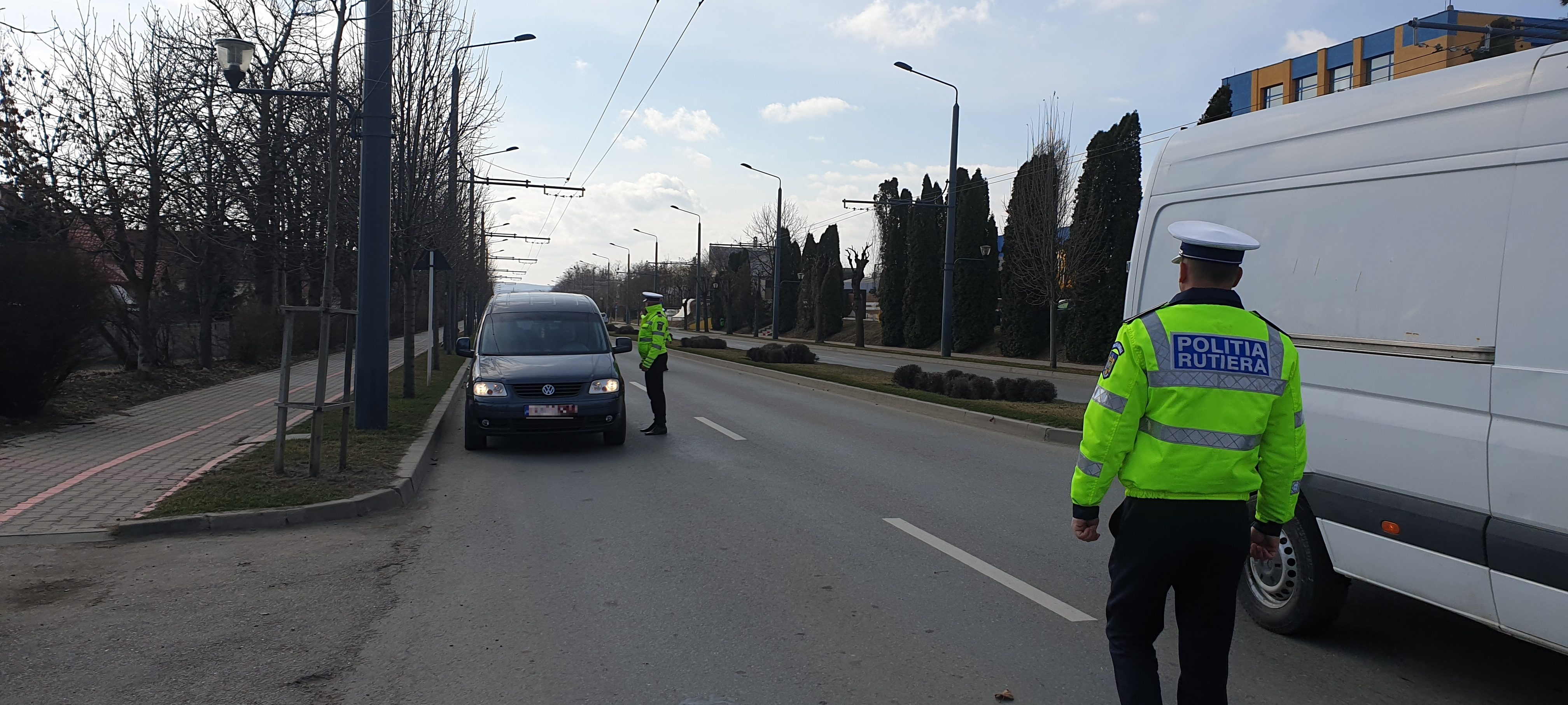 Neamţ: Bărbat fără permis de conducere, reţinut de poliţişti după ce a comis un accident mortal şi a fugit