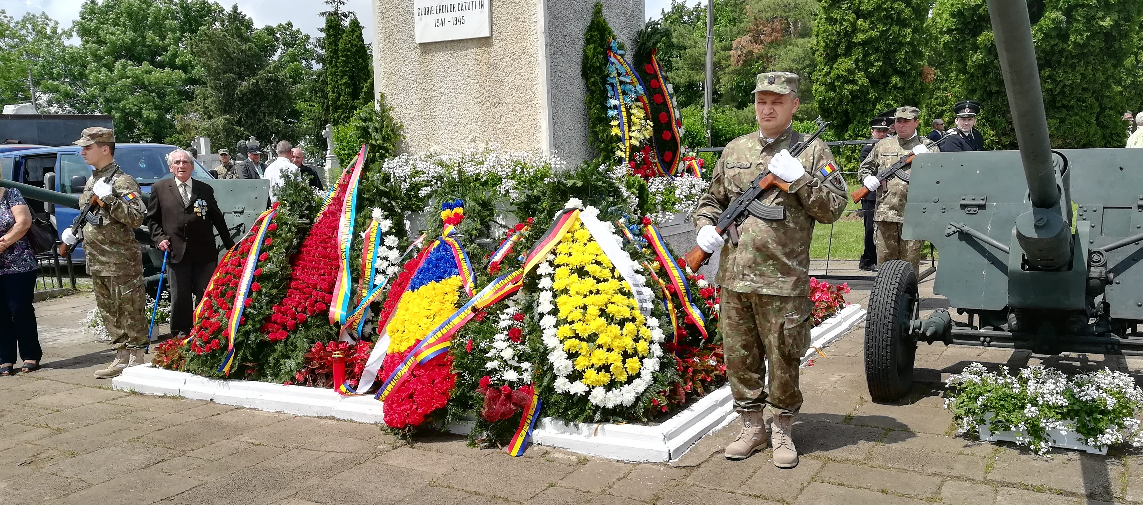 (AUDIO/FOTO) Ziua Eroilor, comemorată la Iaşi