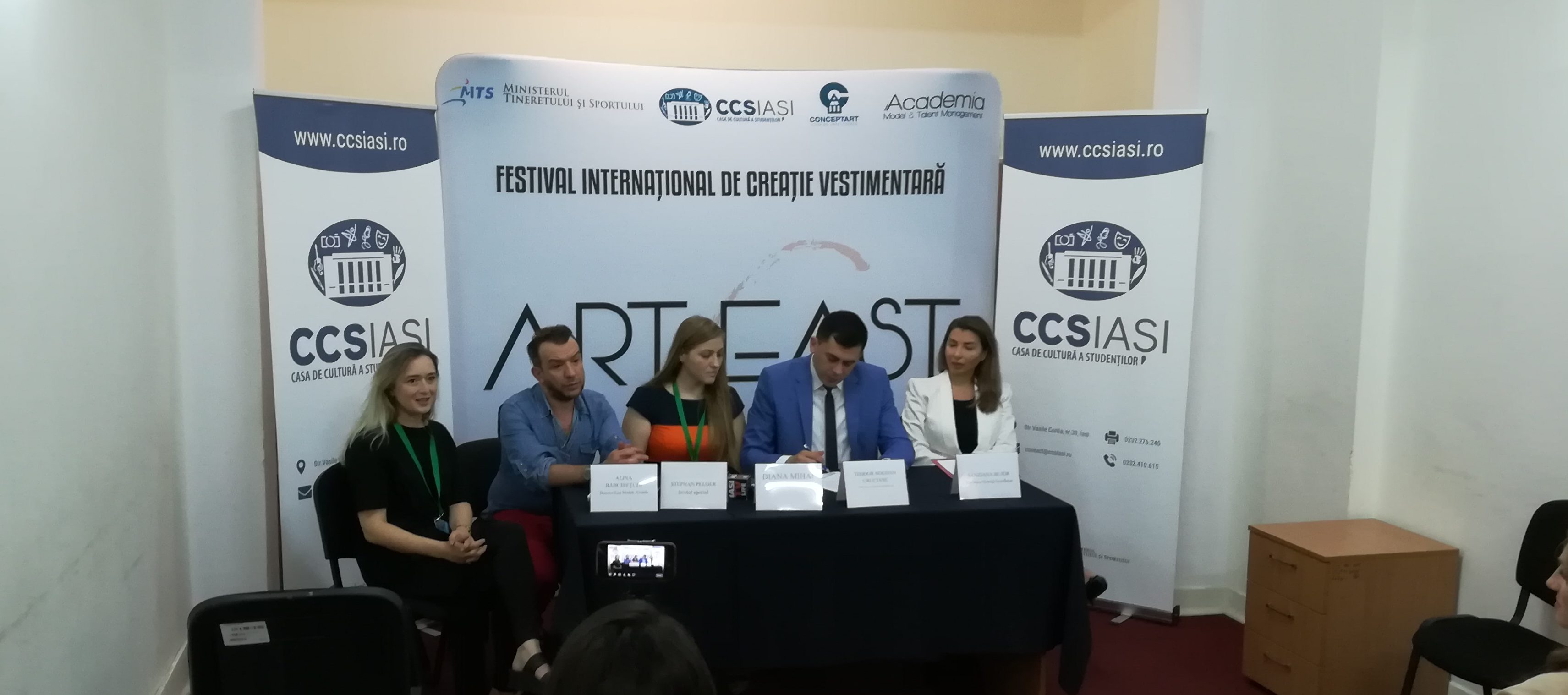 (AUDIO/FOTO) Iaşi: Festivalul Internaţional de Creaţie Vestimentară