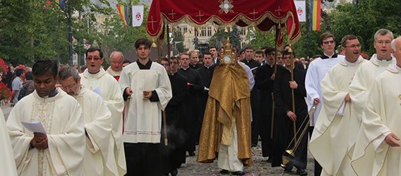 Biserica Romano-Catolică din Iaşi: Procesiune cu ocazia sărbătorii Trupul şi Sângele Domnului