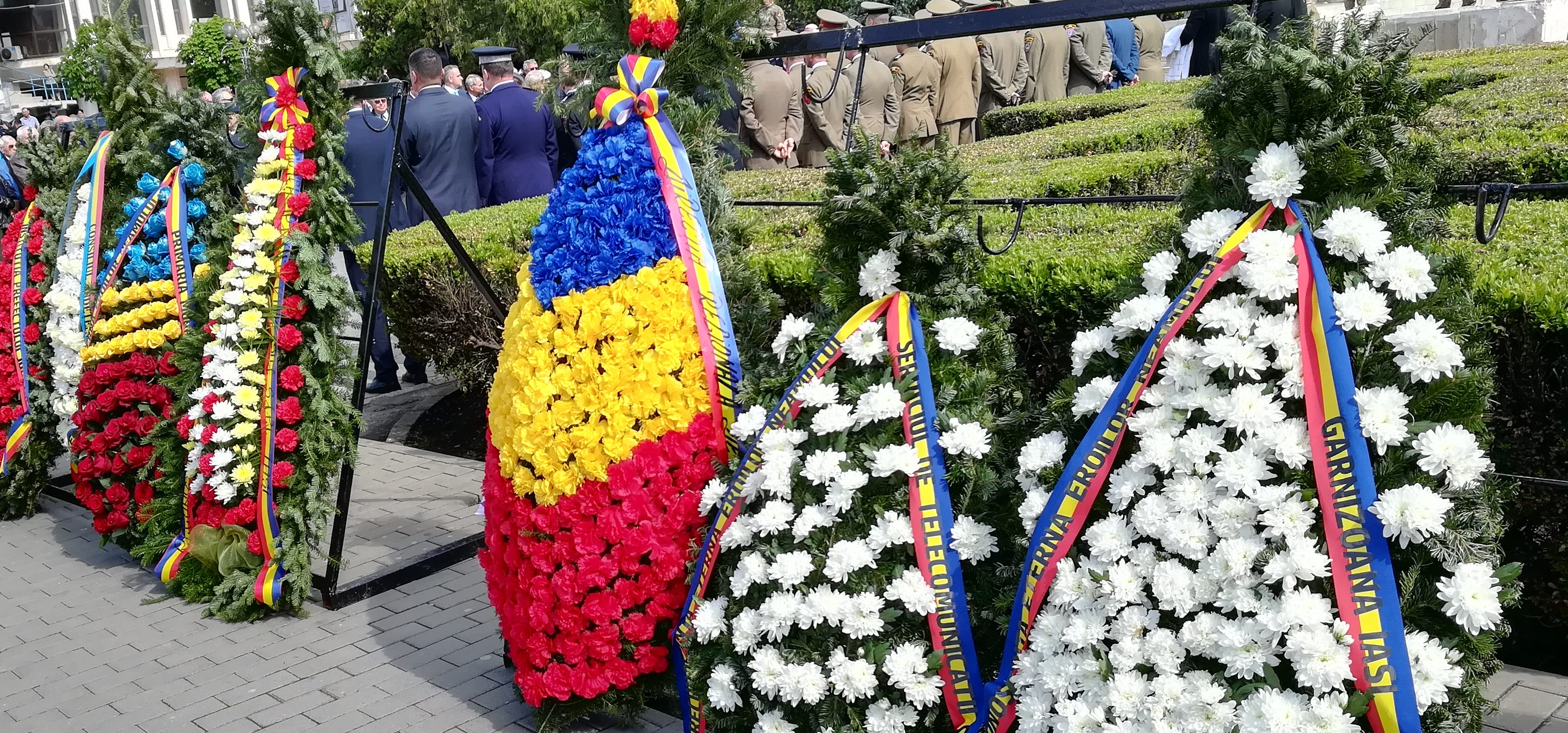 Serie de manifestări dedicate Zilei Eroilor organizate, astăzi, de MApN