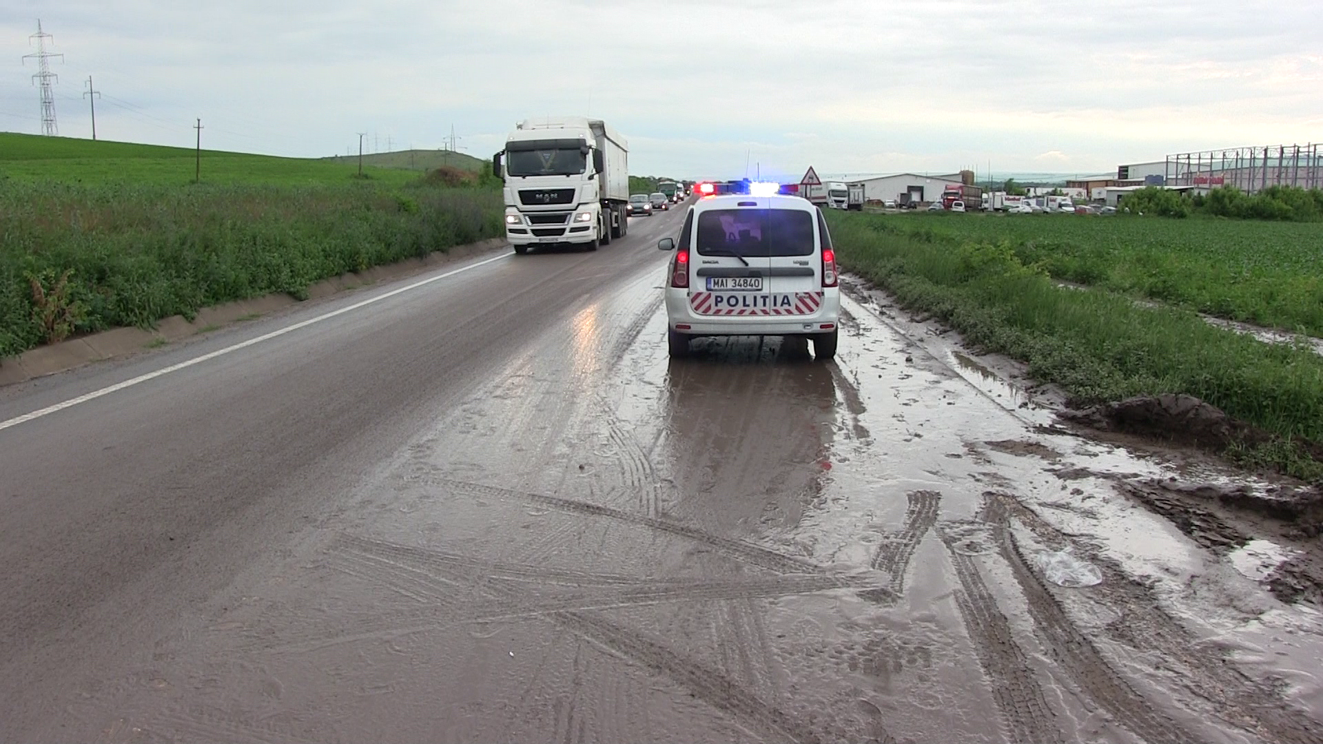 Galaţi şi Iaşi: Trafic îngreunat din cauza ploilor