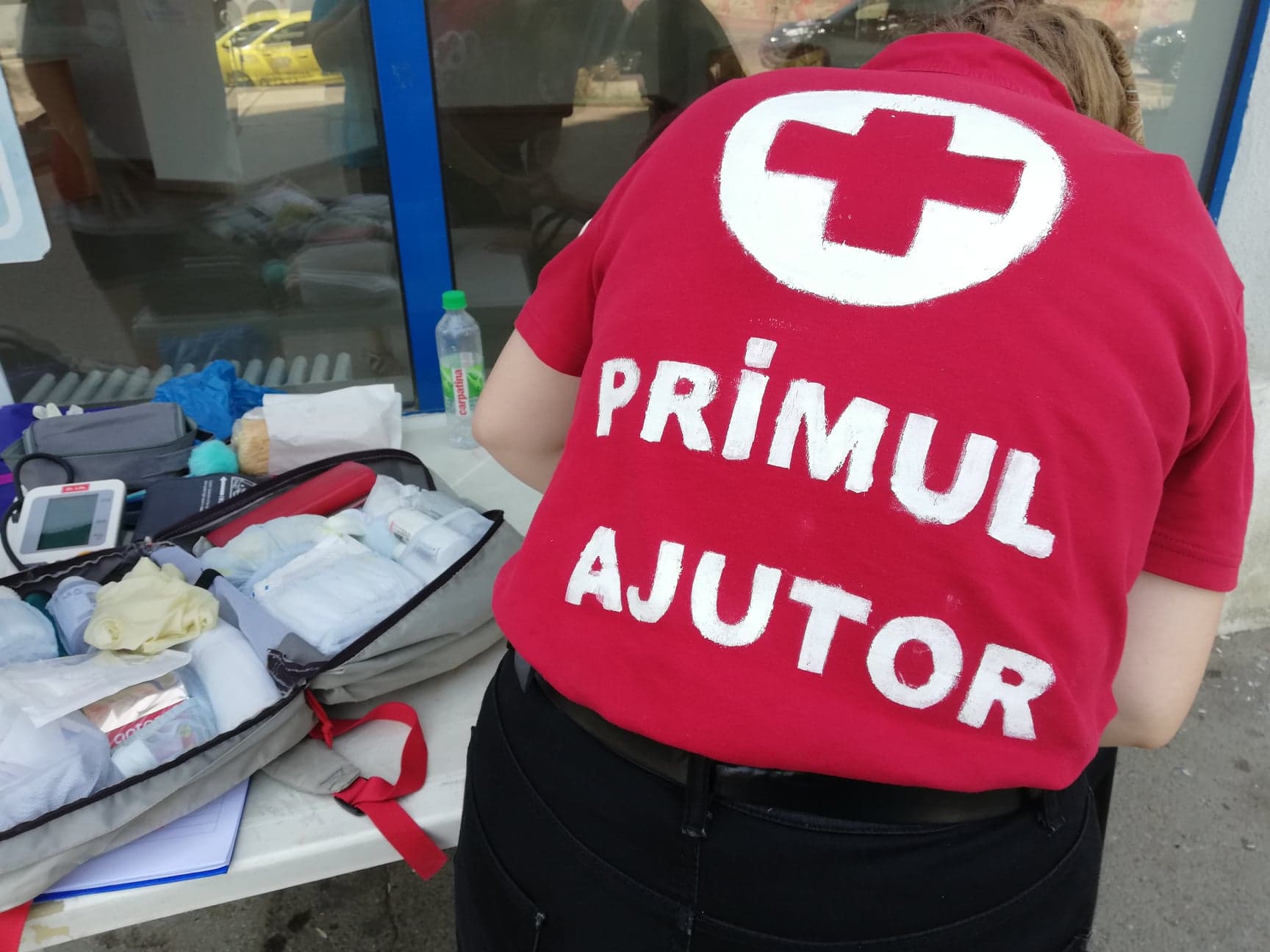 SUCEAVA: Asistenţii medicali comunitari au fost dotaţi cu truse medicale de urgenţă