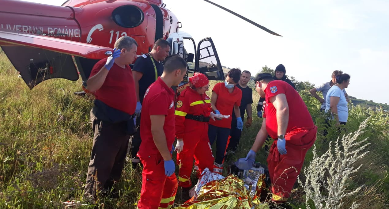 (UPDATE/FOTO) Vaslui: Bărbatul de 50 de ani, victimă a unui incendiu produs în câmp, a murit, noaptea trecută