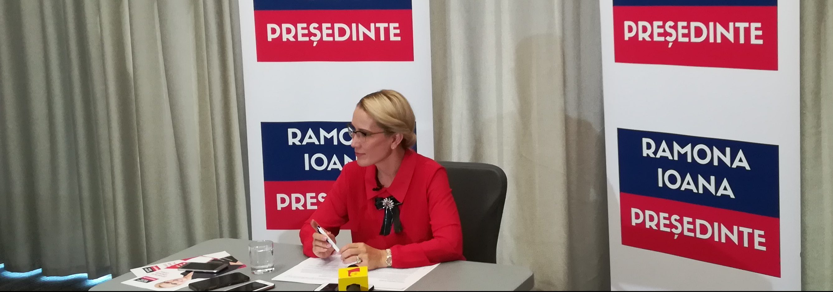 (AUDIO) Iaşi: Ramona Bruynseels, candidată la prezidenţiale: Soluţia în acest moment este fie un guvern de uniune naţională, fie unul apolitic