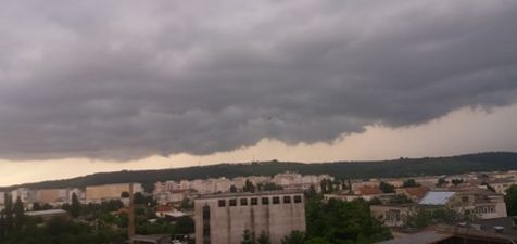 METEO: COD GALBEN de averse torenţiale şi grindină în zona de munte a judeţelor Suceava, Neamț, Bacău și Vrancea