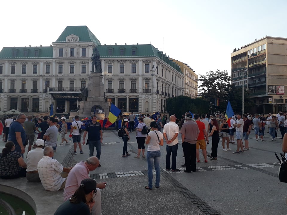 Iaşi: Protest în semn de solidaritate cu acţiunea din Piaţa Victoriei din capitală