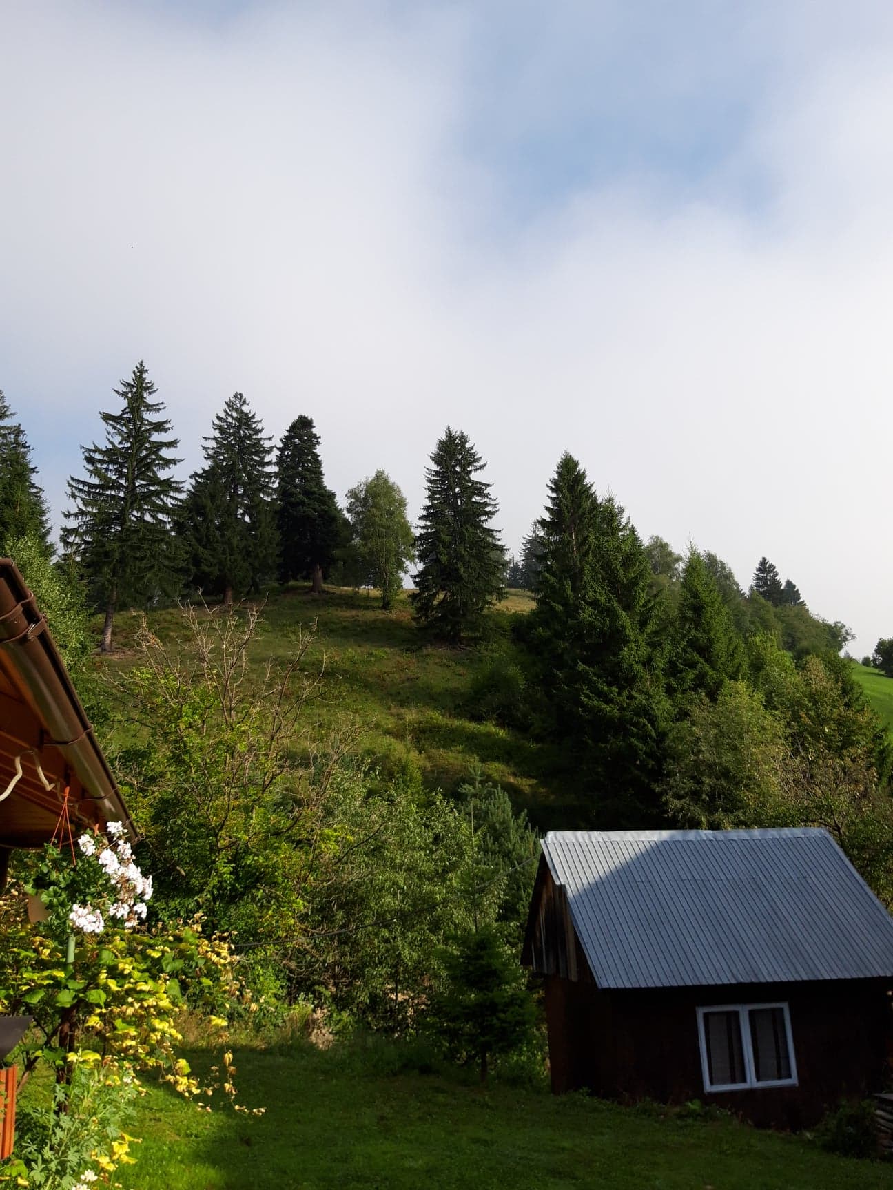 Zona de munte a judeţului Suceava este încă plină de turişti, deşi vacanţa elevilor se apropie de sfârşit