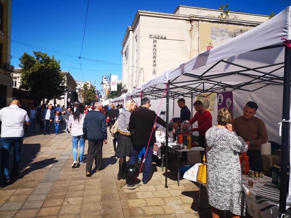 Ograda din Cămară ajunge pe pietonalul Ștefan cel Mare