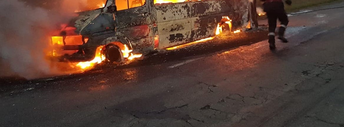 (UPDATE/AUDIO) Mai multe ambulanţe de la Staţia Târgu Neamţ au fost afectate de un incendiu