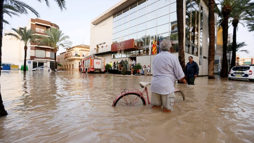 Atenţionare de călătorie MAE: SPANIA, Comunitatea Andaluzia – Cod portocaliu de ploi în provinciile Sevilla şi Cordoba