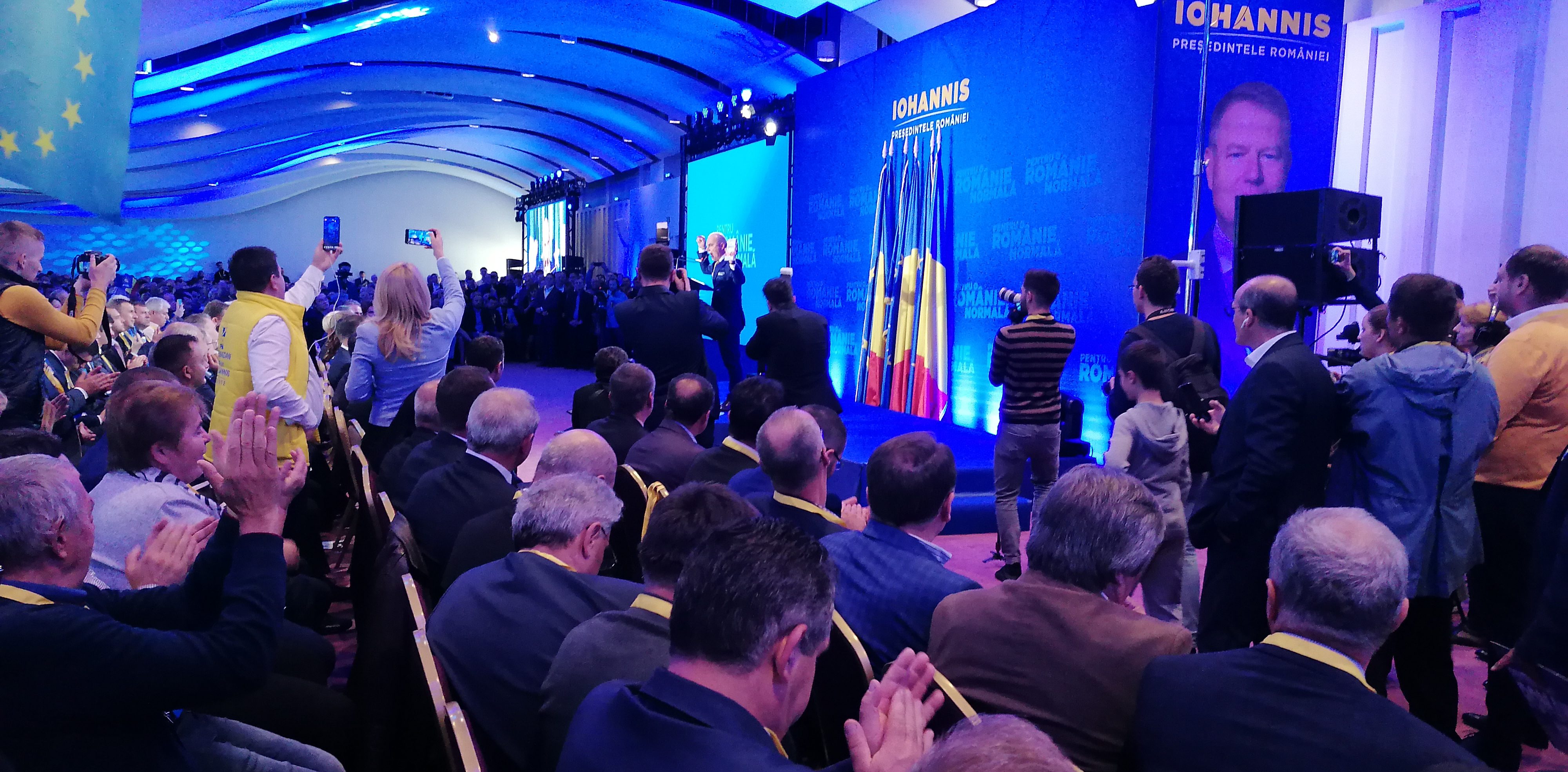 (UPDATE) IAŞI: Preşedintele Klaus Iohannis a participat la Adunarea Regională a Organizaţiilor PNL