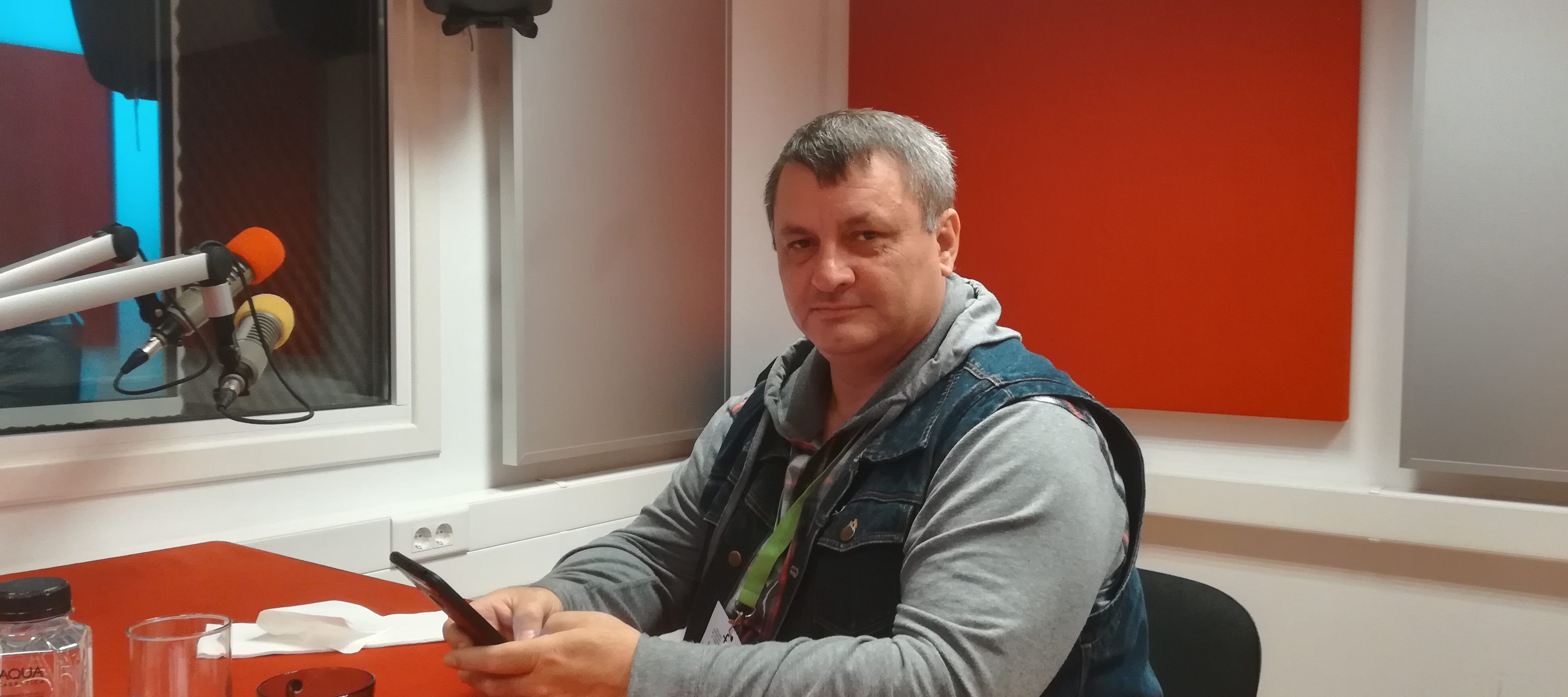 Viorel Ilișoi, scriitor din ”România nebăgată în seamă”: ”o carte este ca un palat cu multe uși”. Emisiunea ”Weekend cu prieteni” (13.10.2019)