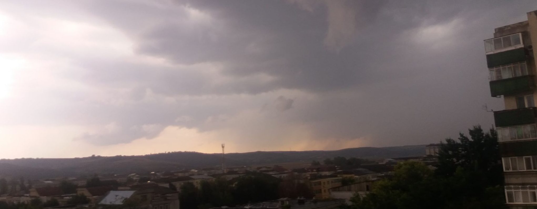 INFORMARE METEOROLOGICĂ de vreme deosebit de rece şi ninsori la munte valabilă pentru toată Moldova