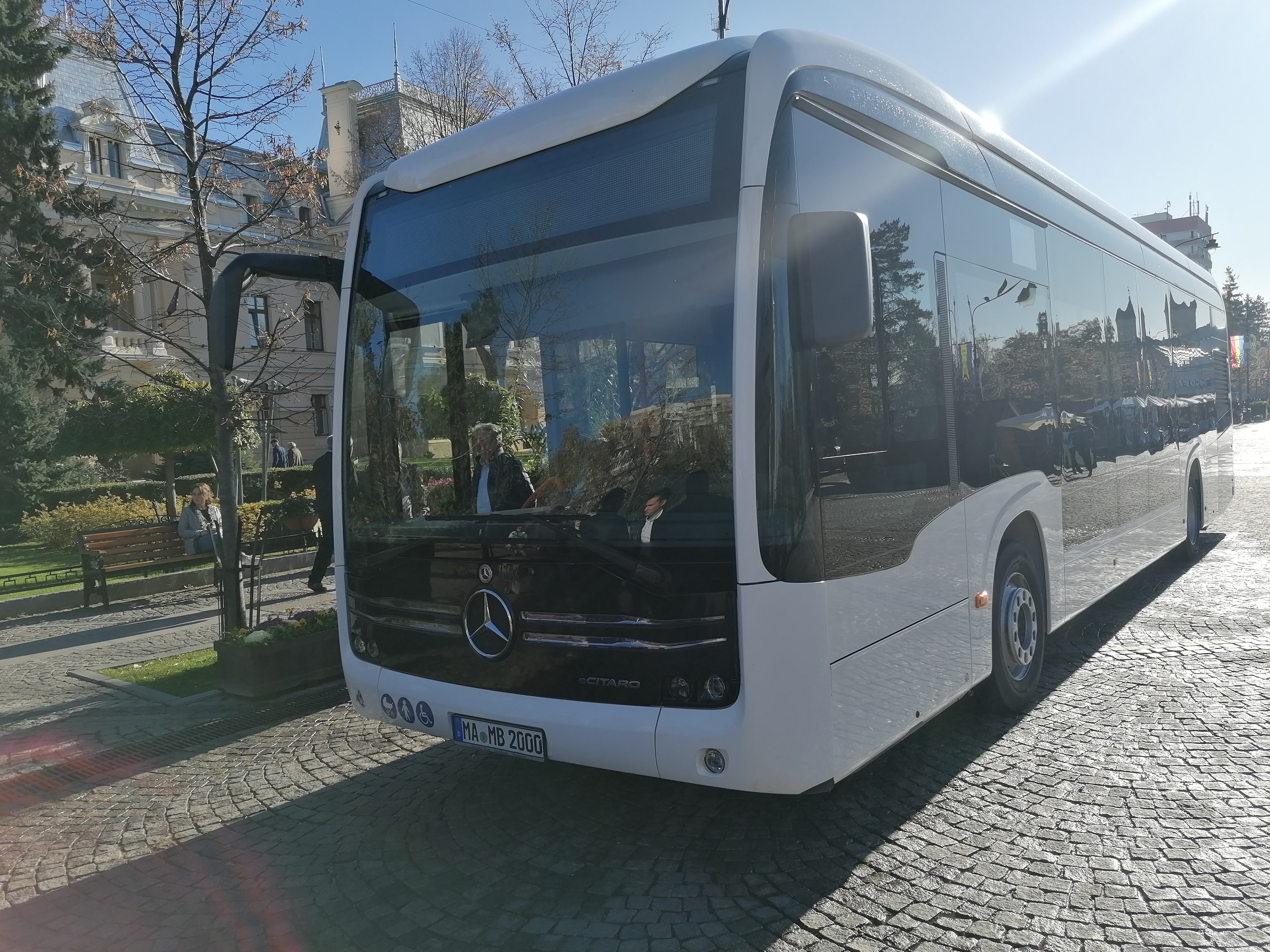 (FOTO) Mercedes-Benz eCitaro, autobuzul 100% electric, prezentat la Iași