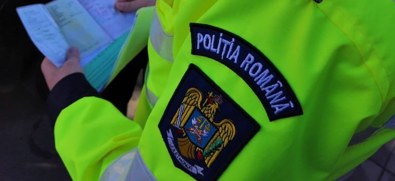 Bacău: Aproape 80 permise, reţinute în week-end de poliţiştii rutieri; au fost depistaţi în trafic şoferi beţi şi drogaţi