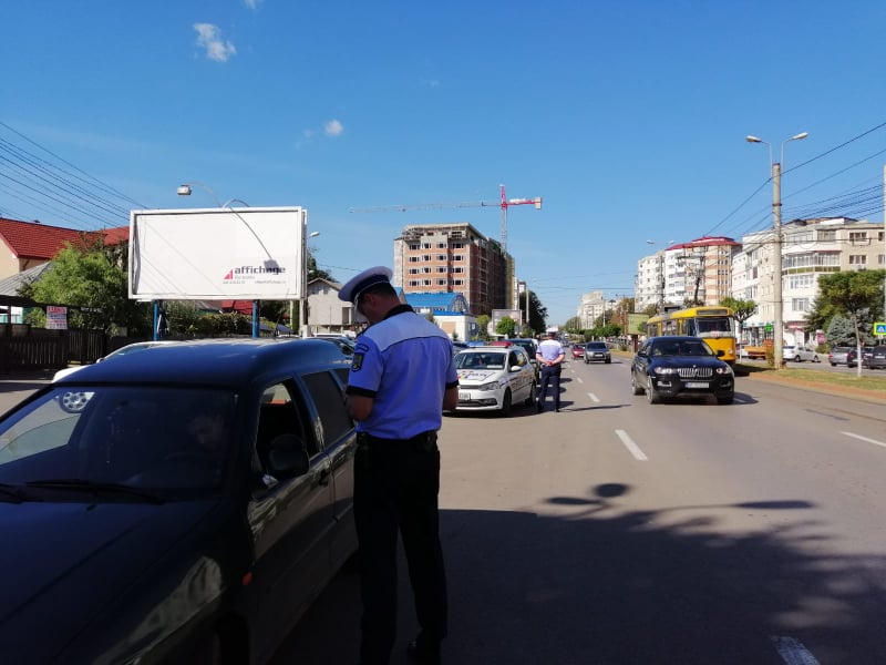 (AUDIO) Controale comune ale polițiștilor din Bacău și Neamț. S-au dat amenzi de peste 217.000 de lei pentru depășirea vitezei