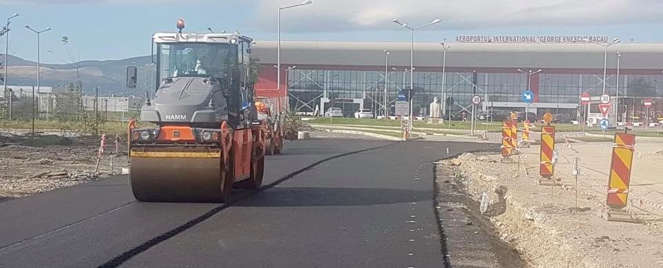 BACĂU: Lucrările de asfaltare pe strada Salina din Tg. Ocna s-au finalizat