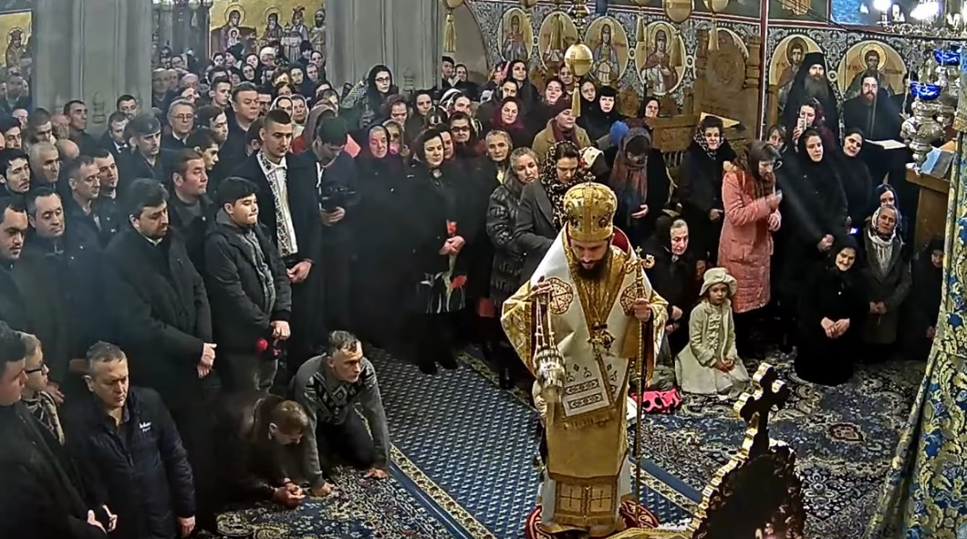 (VIDEO) Sfânta Liturghie arhierească la pomenirea Sf. Arhid. Ștefan; Concertul de colinde „La poartă la Ștefan Vodă” (27.12.2019)