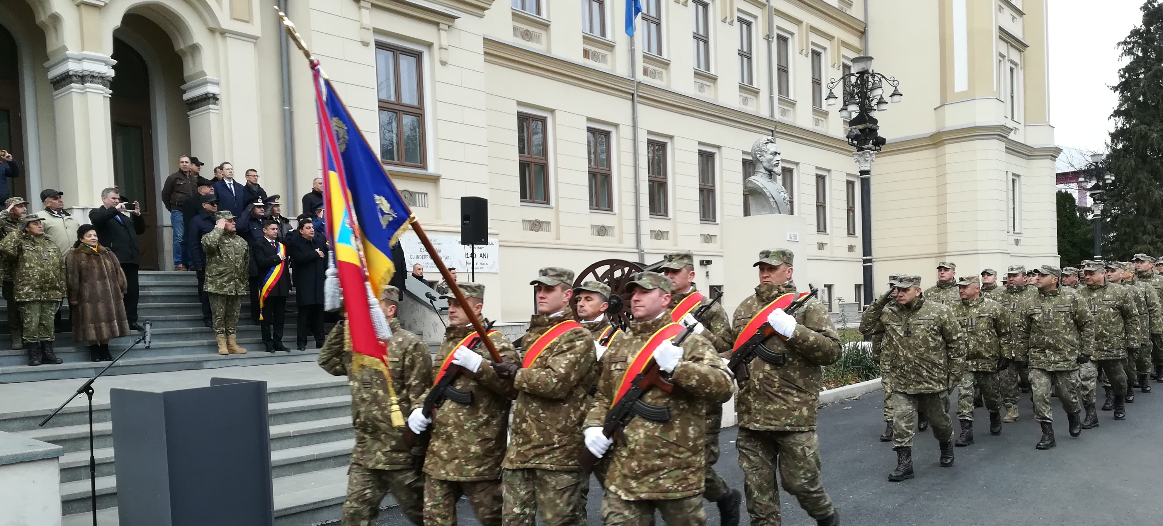 (AUDIO/FOTO) Iaşi: Brigada 15 Mecanizată „Podu Înalt” are, de astăzi, un nou comandant