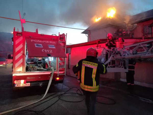 Vaslui: Incendiu puternic la anexa unui restaurant din Bârlad