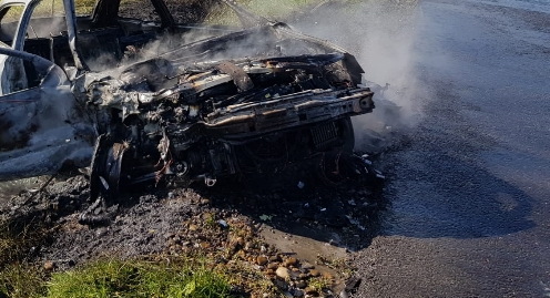 Botoşani: Patru maşini parcate într-un garaj au ars într-un incendiu